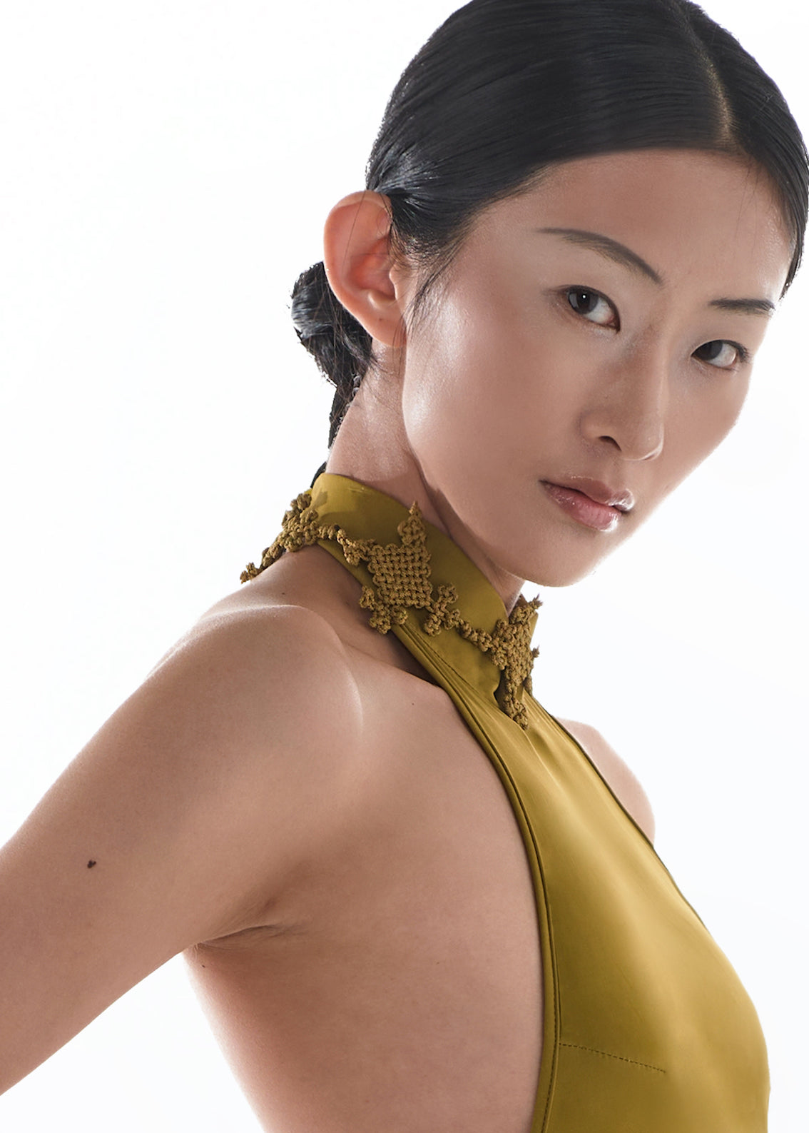 JIFF CONTOUR Golden Jade Collection Hand-Knotted Natural Xiuyan Gold Jade Statement Necklace