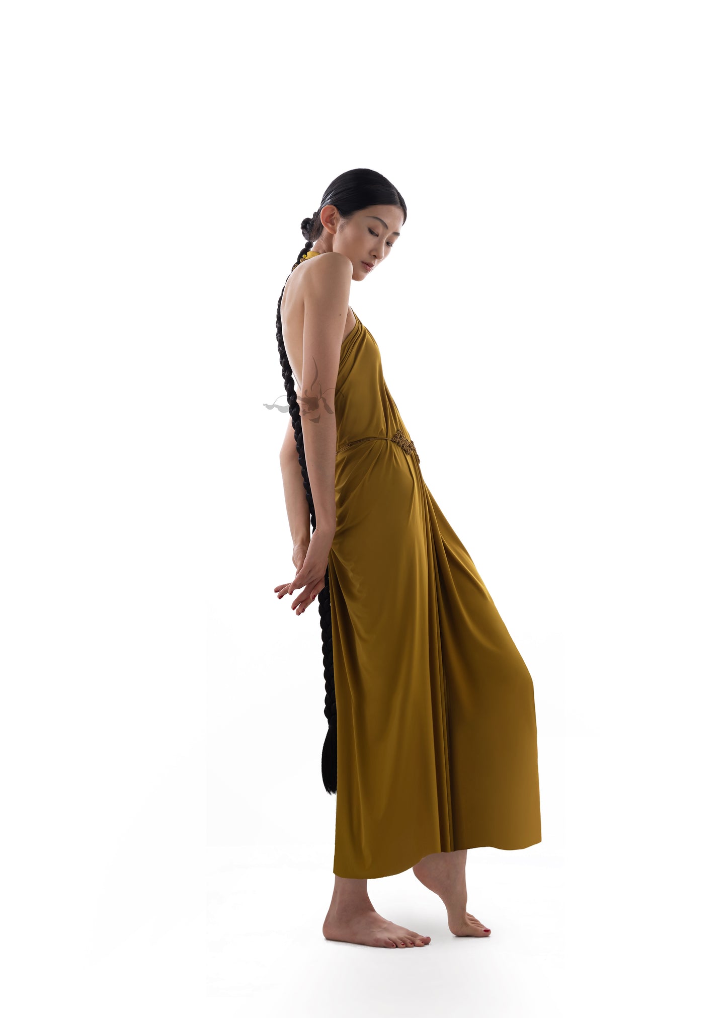 JIFF CONTOUR Golden Jade Collection Neck-Hanging Pleated Dress